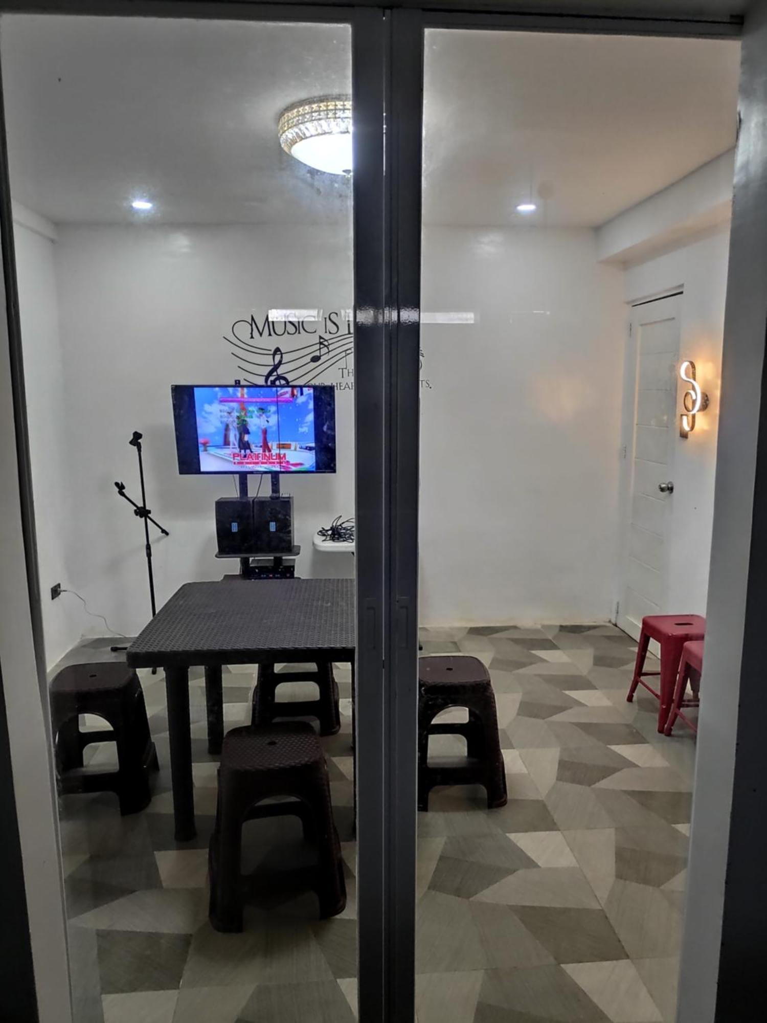 Tagaytay Staycation By Naya And Darla W Free Swimming Pool, Wifi & Netflix Tagaytay City Luaran gambar