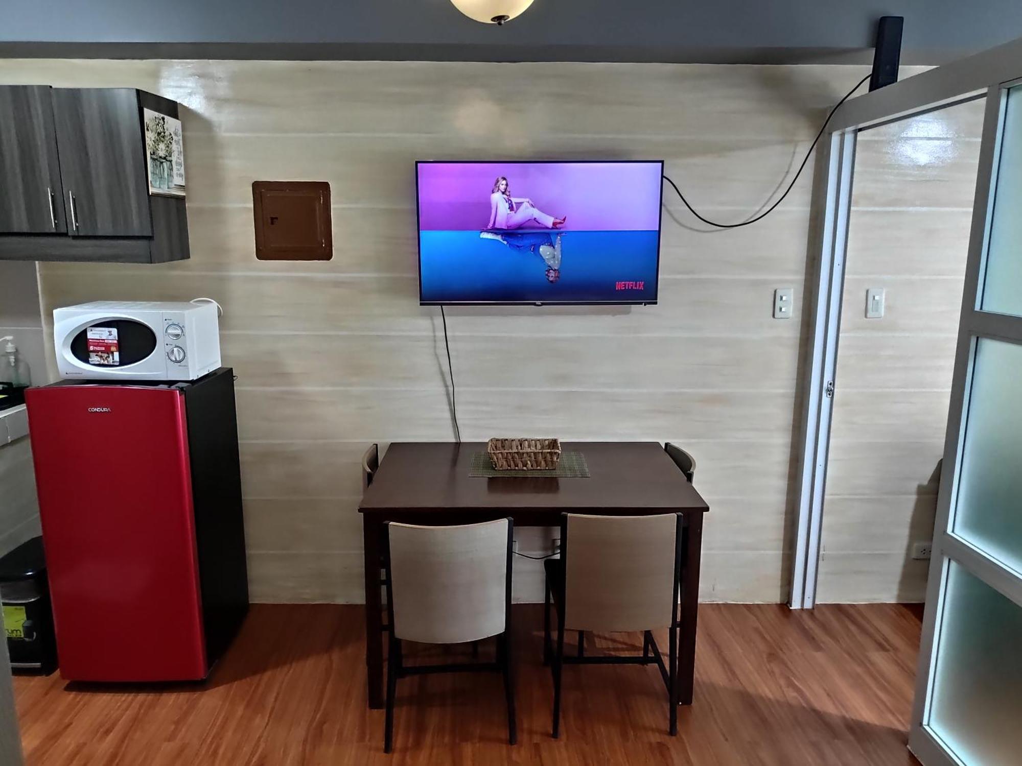 Tagaytay Staycation By Naya And Darla W Free Swimming Pool, Wifi & Netflix Tagaytay City Luaran gambar