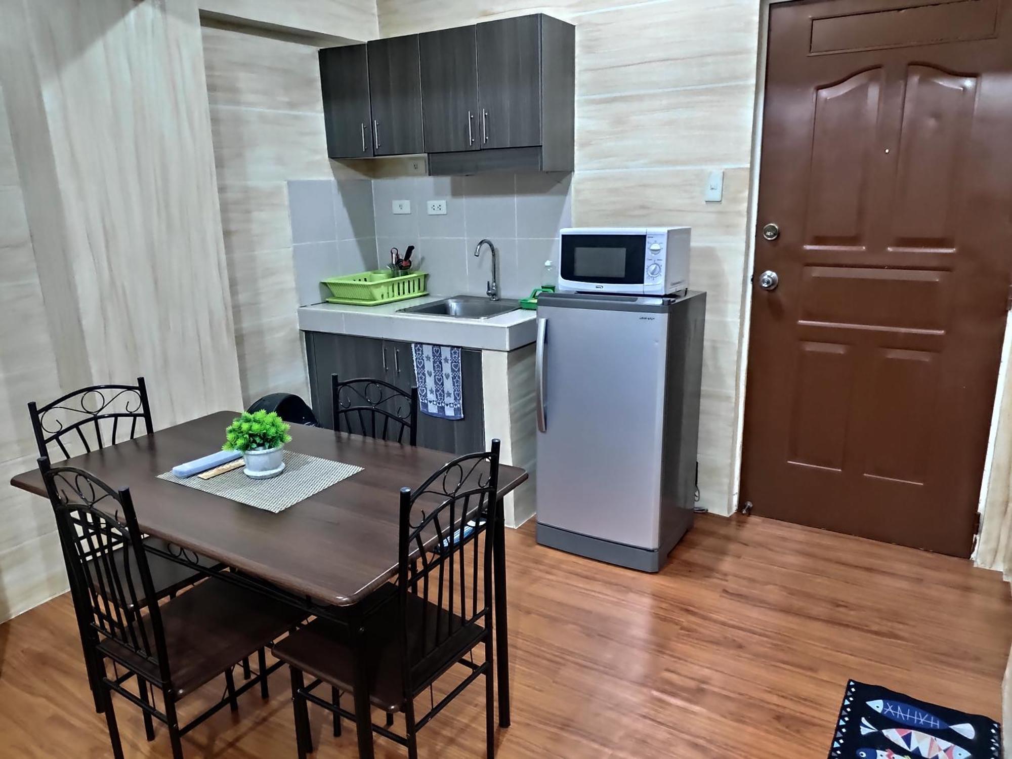 Tagaytay Staycation By Naya And Darla W Free Swimming Pool, Wifi & Netflix Tagaytay City Luaran gambar