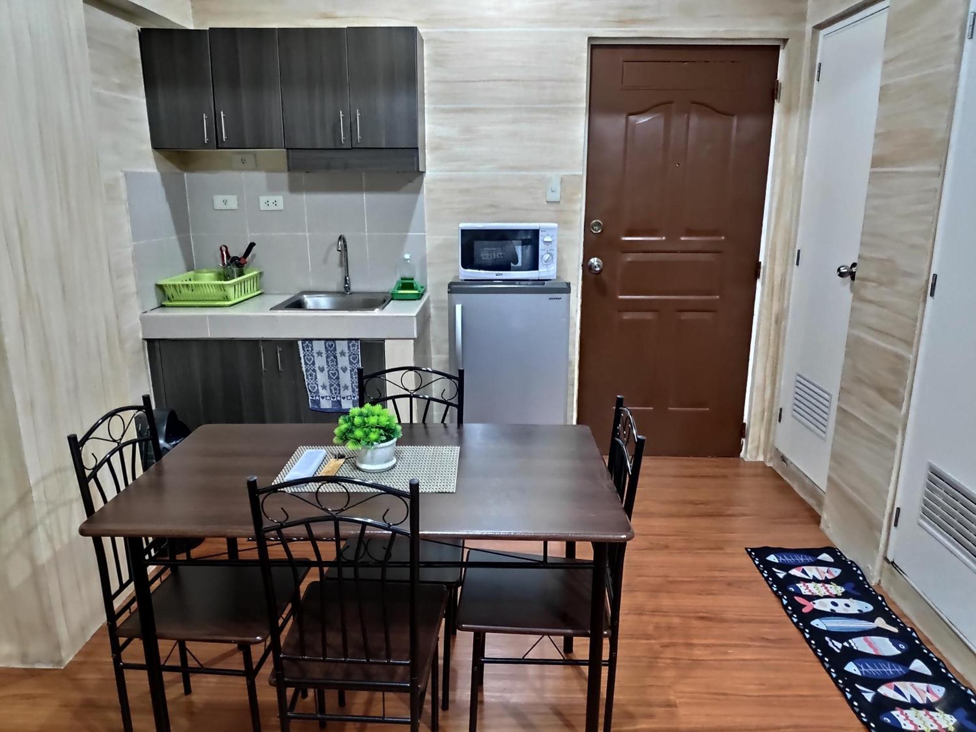 Tagaytay Staycation By Naya And Darla W Free Swimming Pool, Wifi & Netflix Tagaytay City Luaran gambar